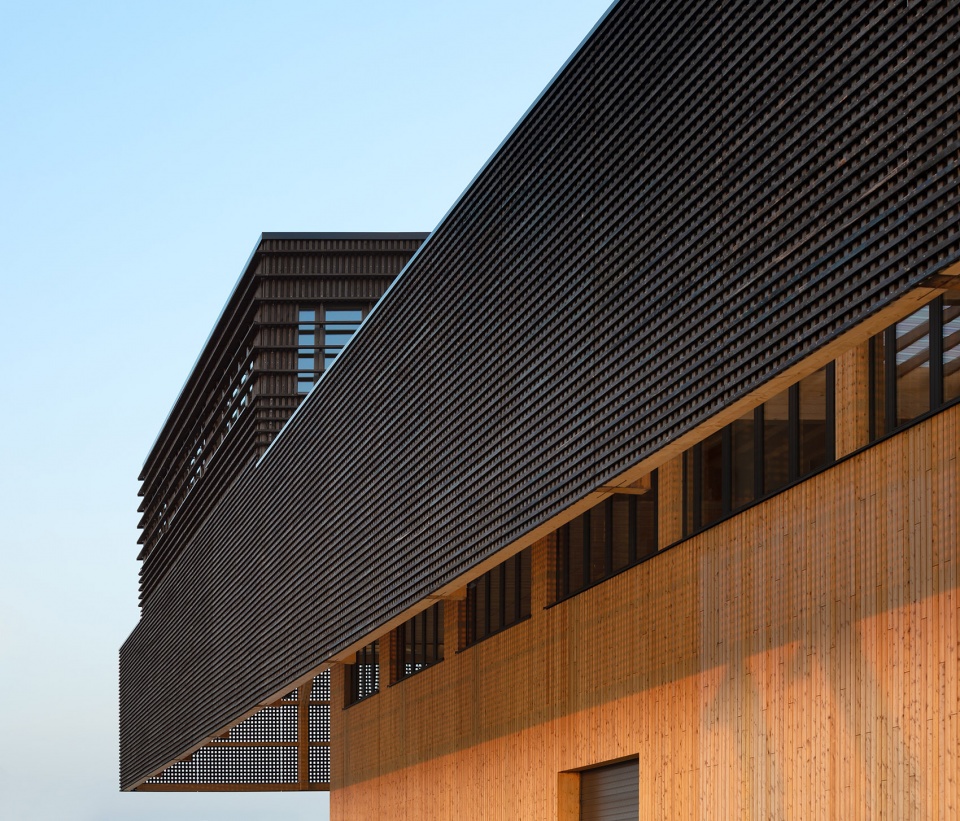 hald grunewald headquarters by rundzwei architekten bda