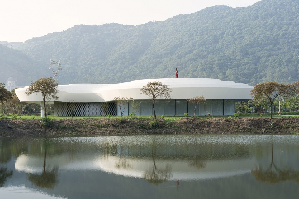 the ripple nanhai district freshwater fish industry technology demonstration and promotion center by wutopia lab