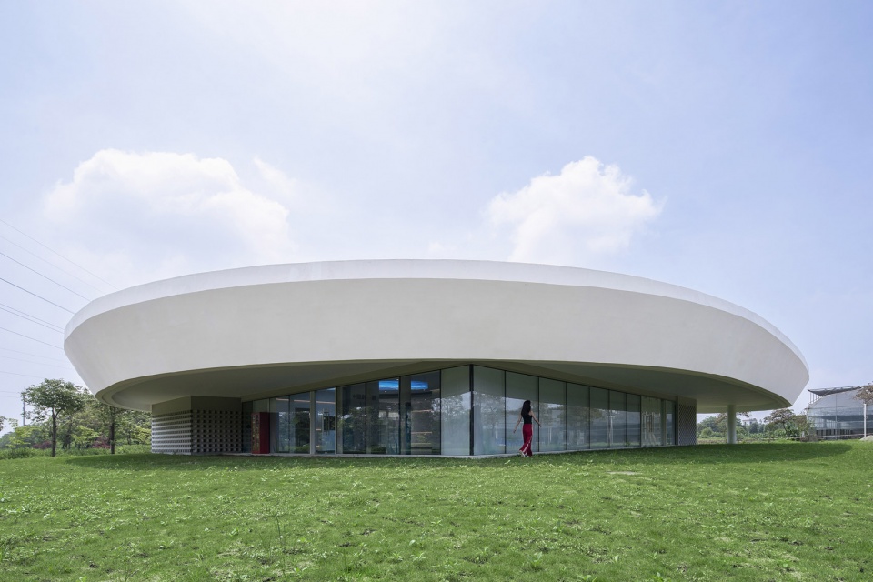 the ripple nanhai district freshwater fish industry technology demonstration and promotion center by wutopia lab