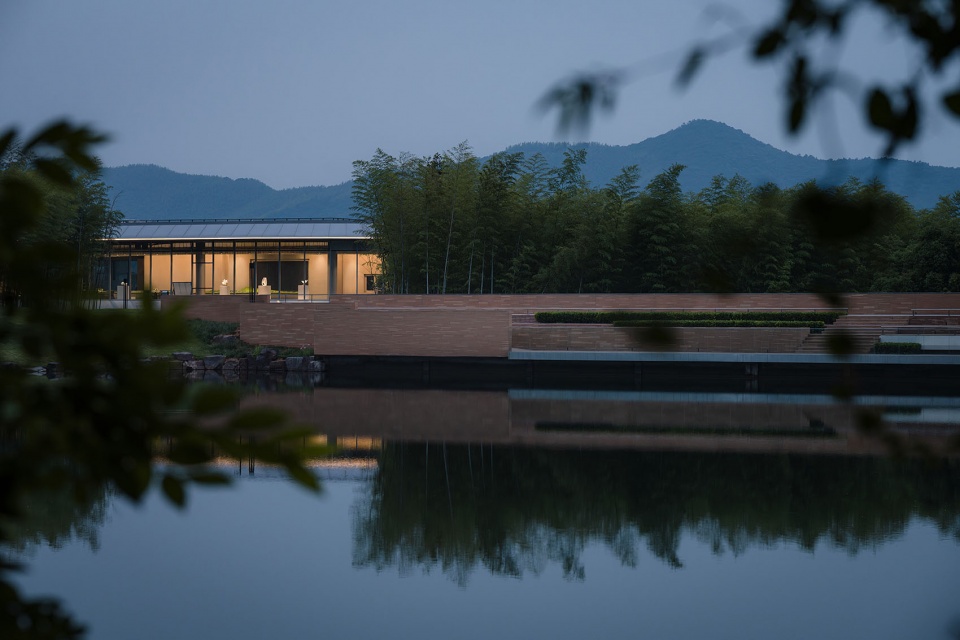 湖畔灯火Lights by the lake ©️王宁