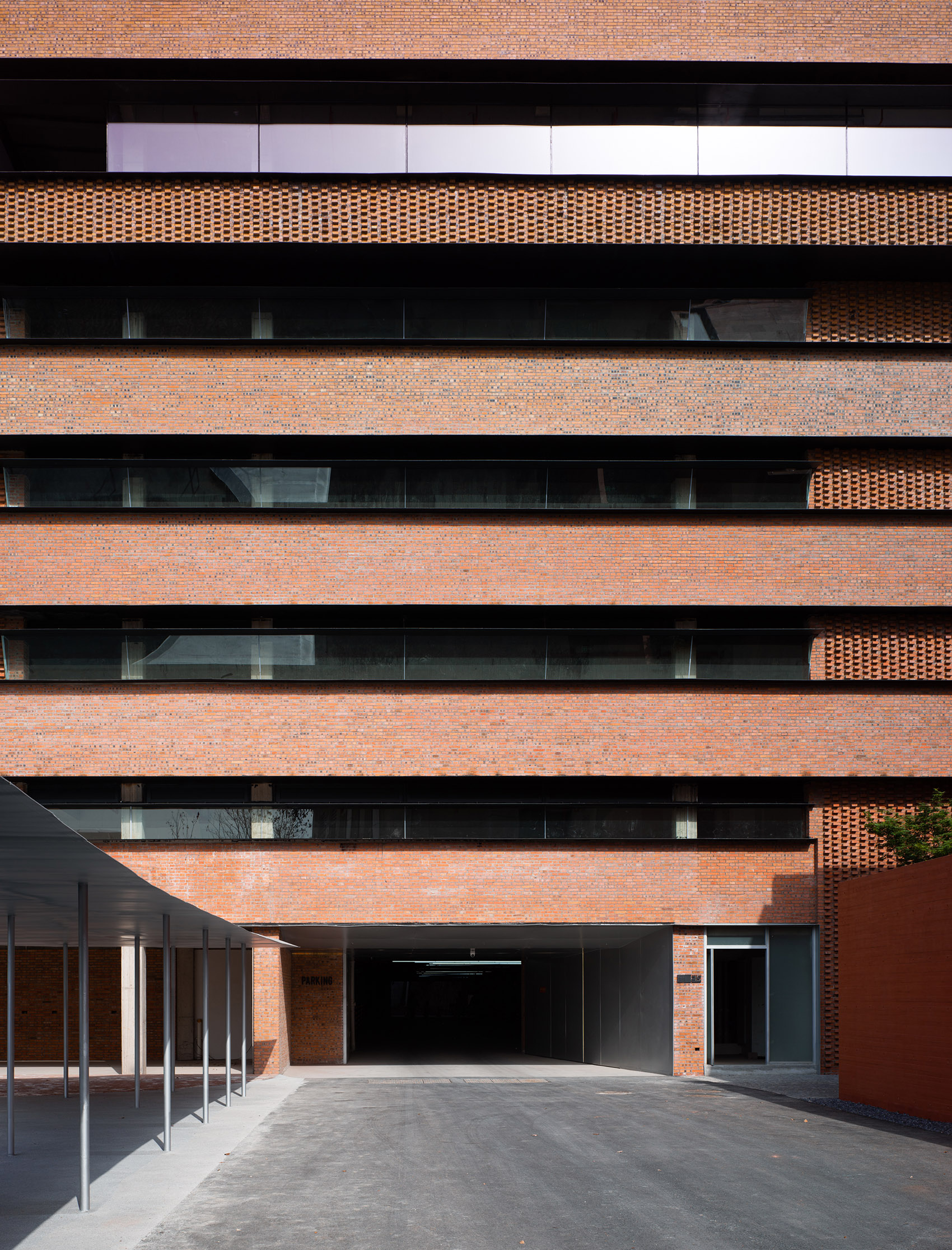 Renovation of Nanjing Combat Machinery Factory (Hongchuang PARK) by Mix