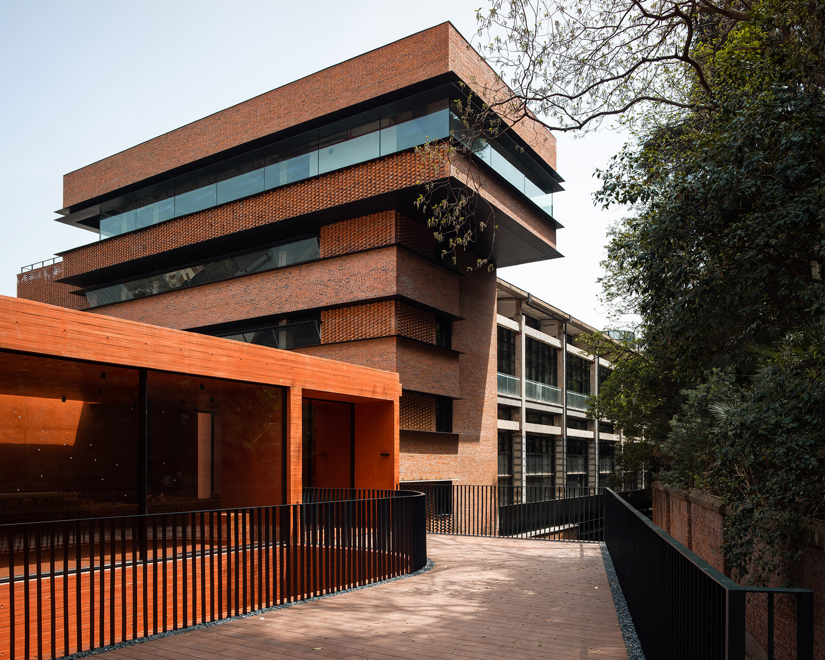 Renovation of Nanjing Combat Machinery Factory (Hongchuang PARK) by Mix