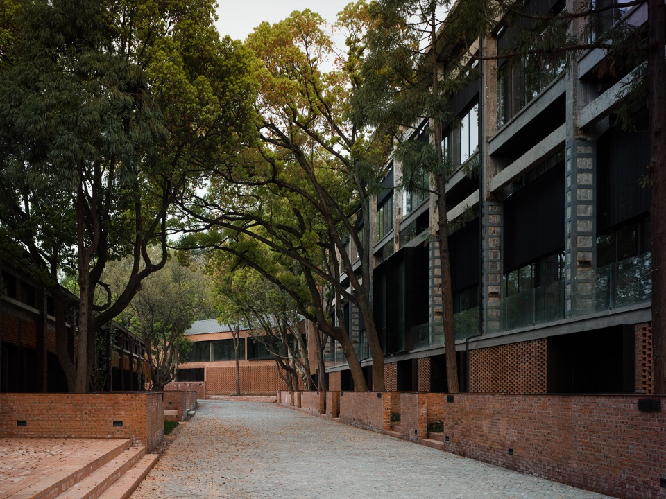 renovation of nanjing combat machinery factory by mix architecture