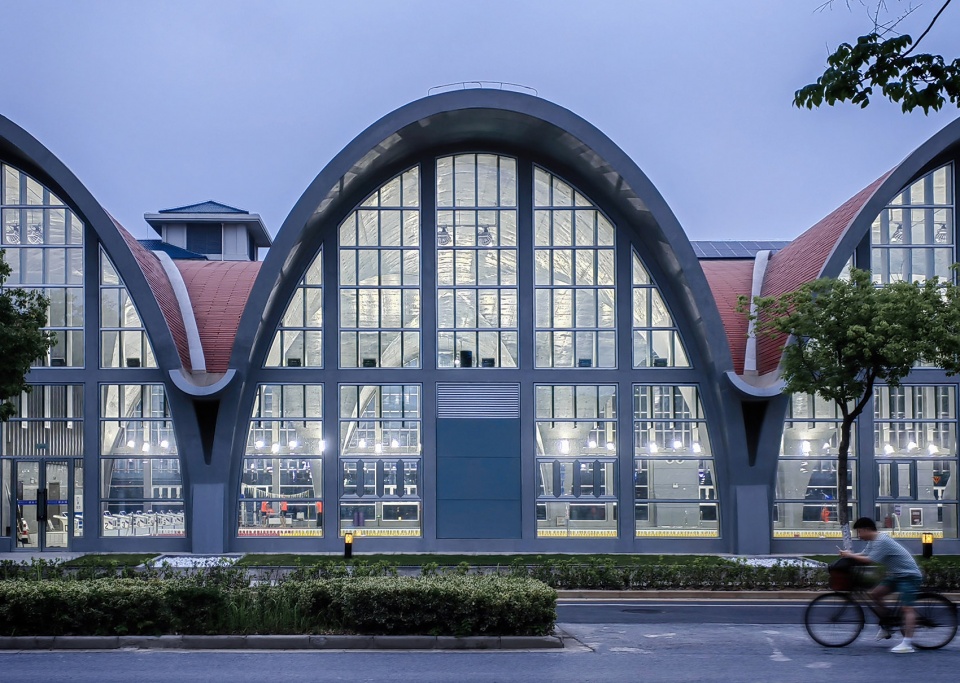 natatorium of southeast university by zhou qi studio architects and engineers associates of southeast university
