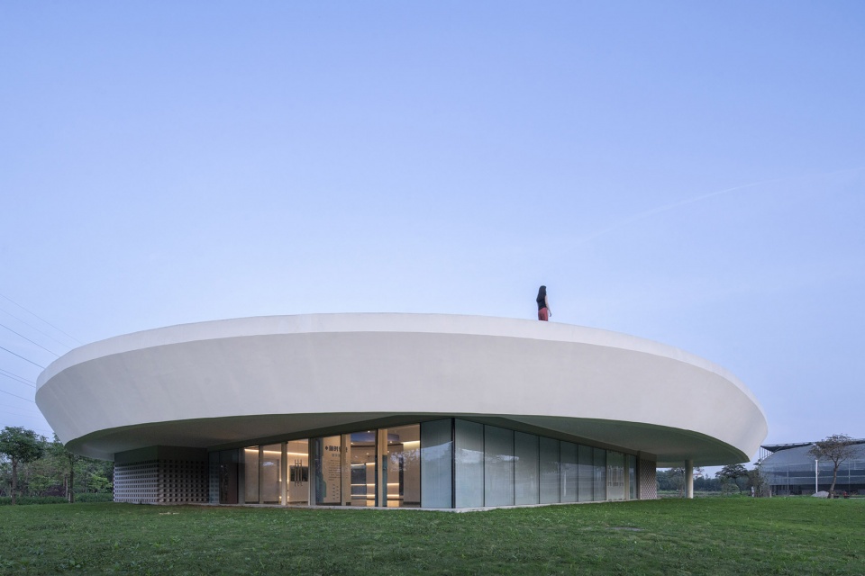 the ripple nanhai district freshwater fish industry technology demonstration and promotion center by wutopia lab