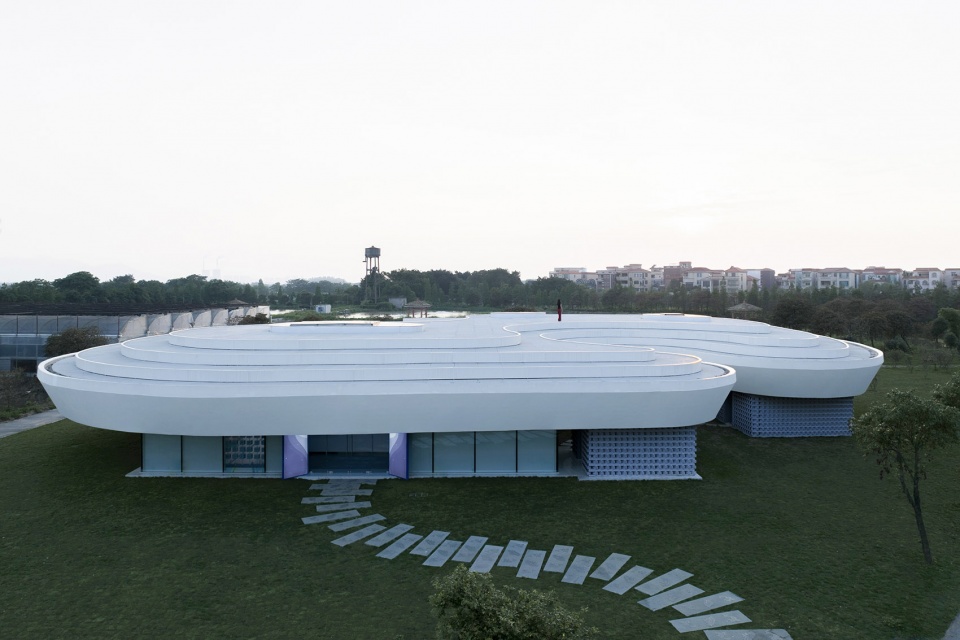 the ripple nanhai district freshwater fish industry technology demonstration and promotion center by wutopia lab