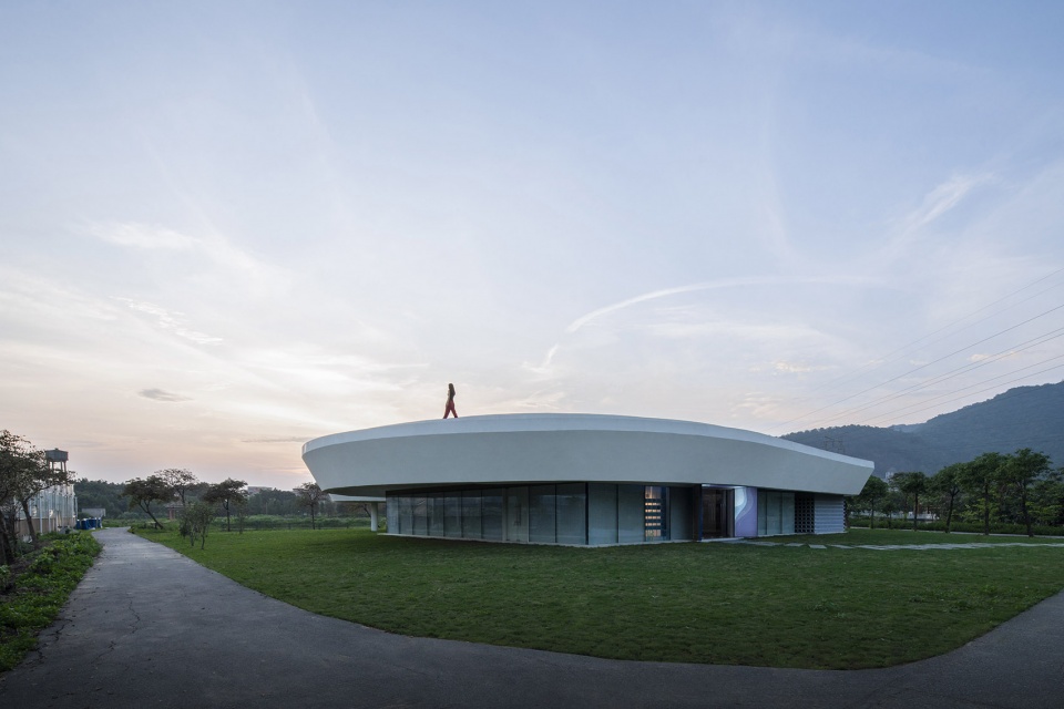 the ripple nanhai district freshwater fish industry technology demonstration and promotion center by wutopia lab