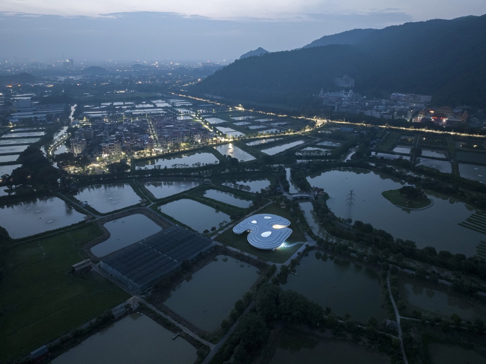 the ripple nanhai district freshwater fish industry technology demonstration and promotion center by wutopia lab