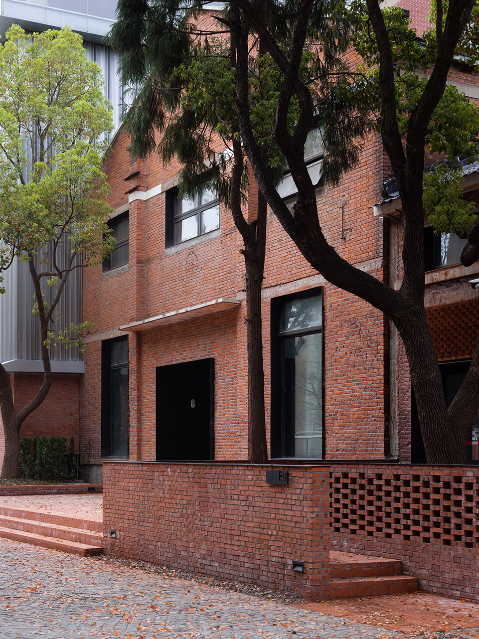 Renovation of Nanjing Combat Machinery Factory (Hongchuang PARK) by Mix