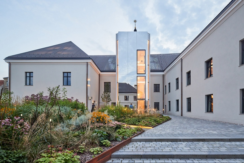 boksto skveras by studio seilern architects