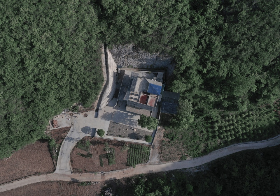 cliff house by li wenxi architects