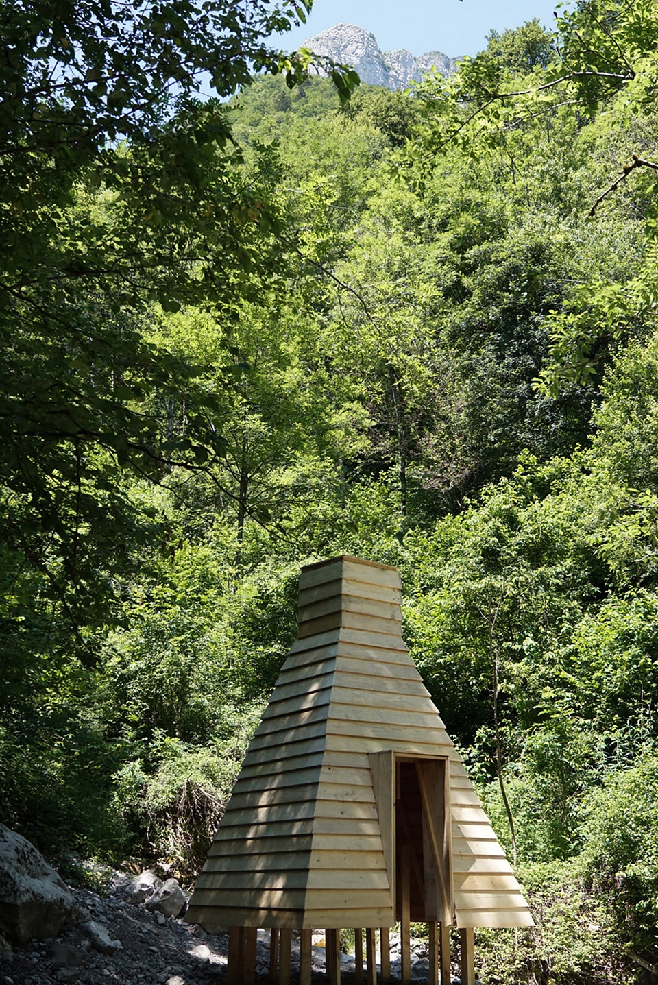 Periscope Hut by ELSE