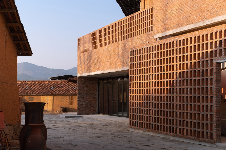 doumu dragon kiln and ich lounge in qianshan anhui by greyspace architects