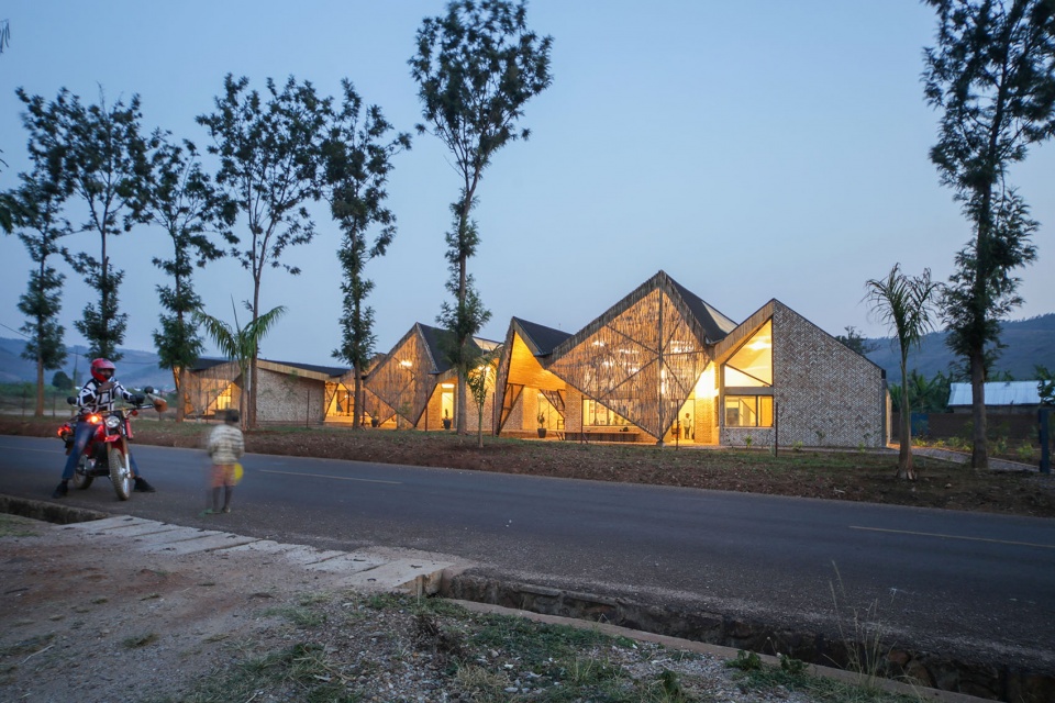 komera leadership center by be design