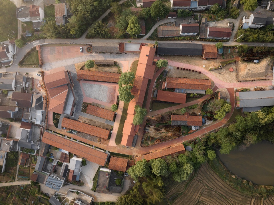 doumu dragon kiln and ich lounge in qianshan anhui by greyspace architects