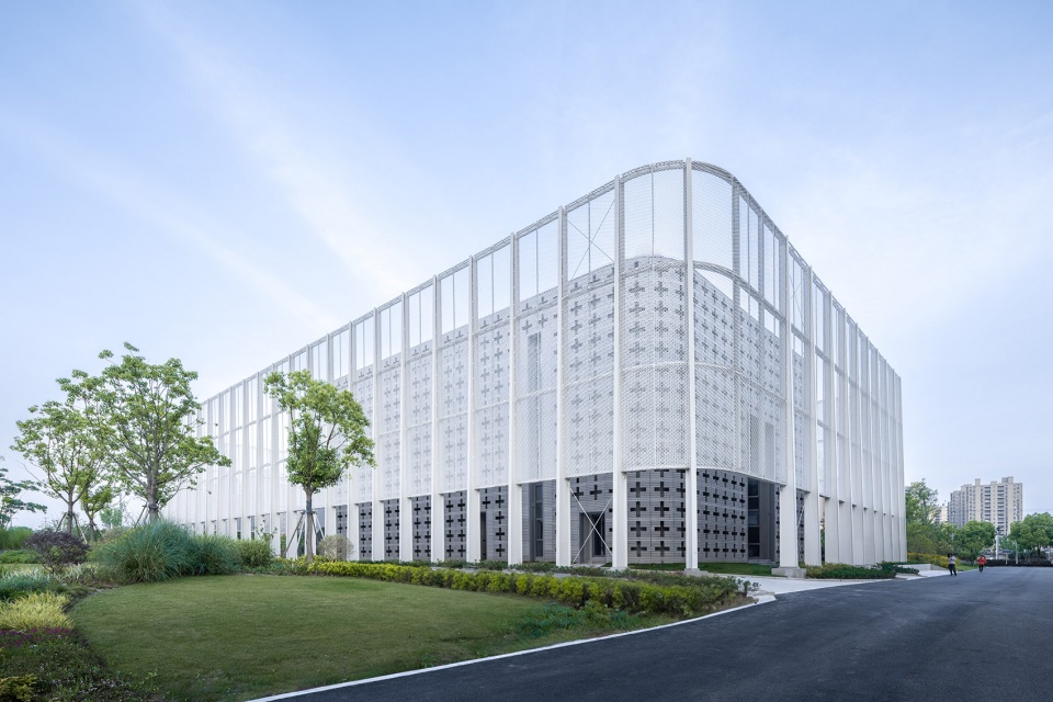 Fengxian Qi Jesus Church China by Wutopia Lab