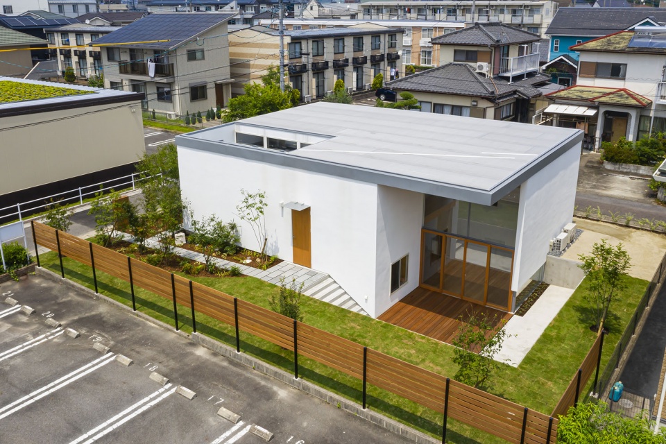 House with Hooked Multi ihrmk