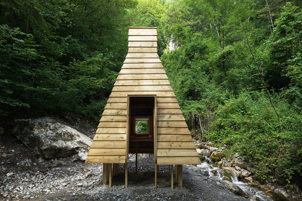 Periscope Hut by ELSE