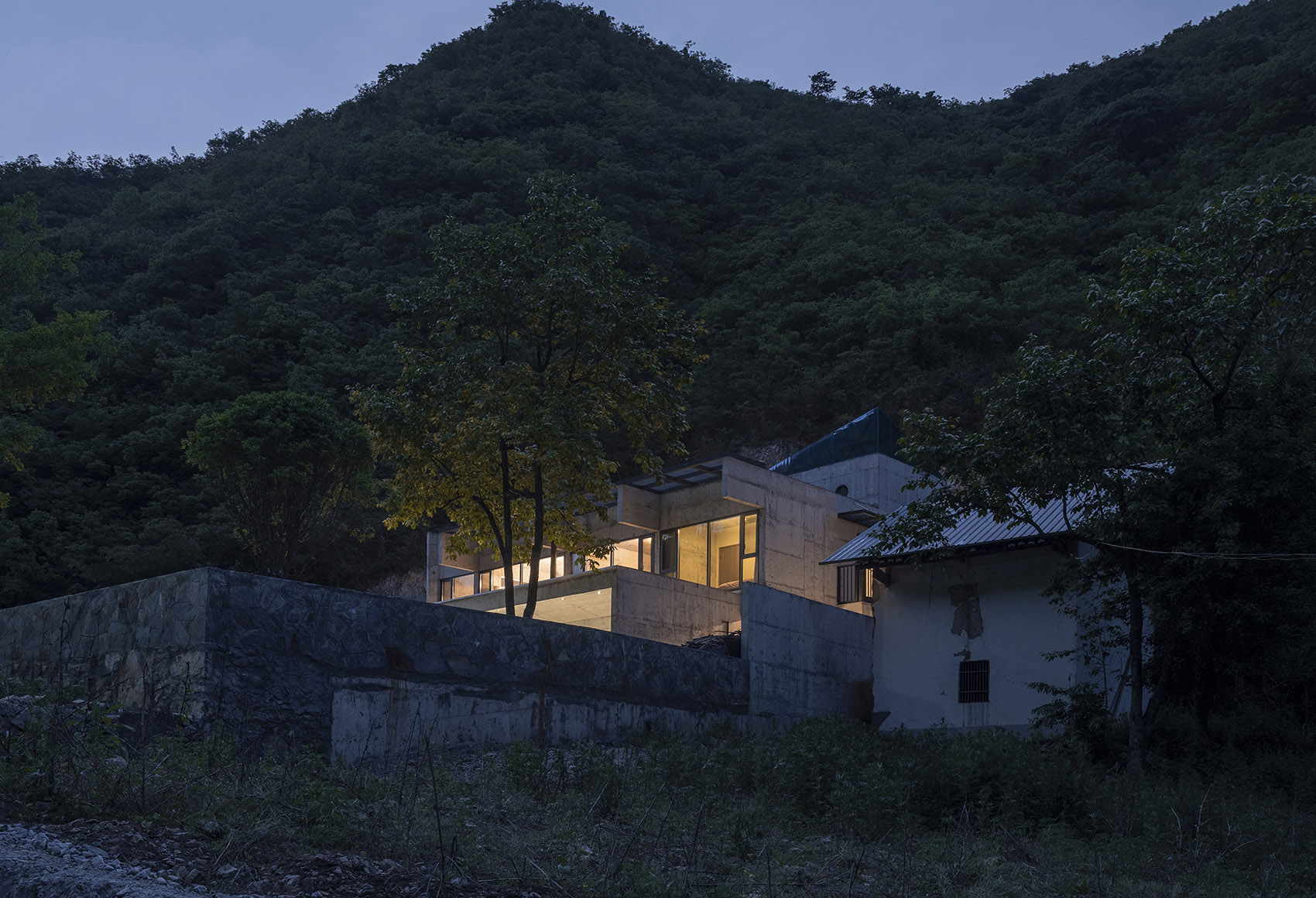 Cliff House by LI WENXI Architects 谷德设计网