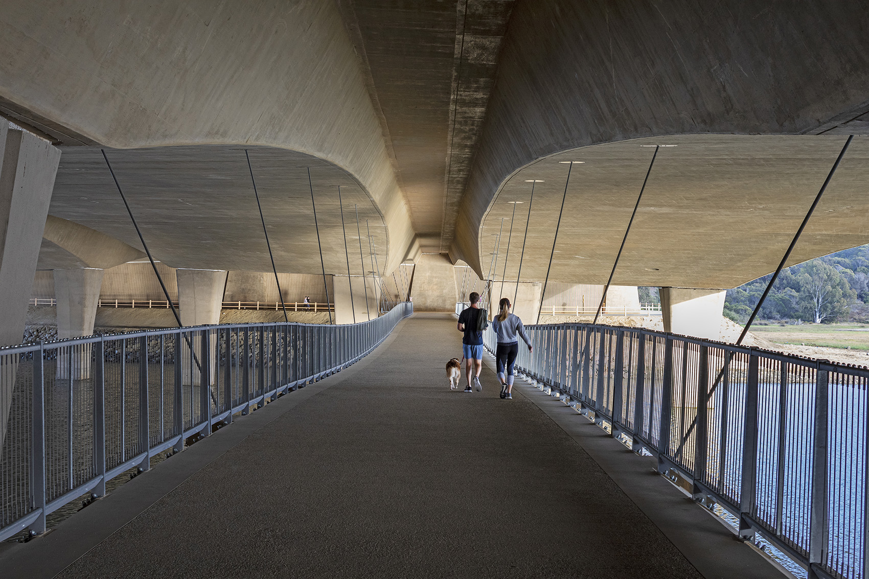 San Elijo Lagoon Pedestrian Bridge by Safdie Rabines Architects - 谷德设计网