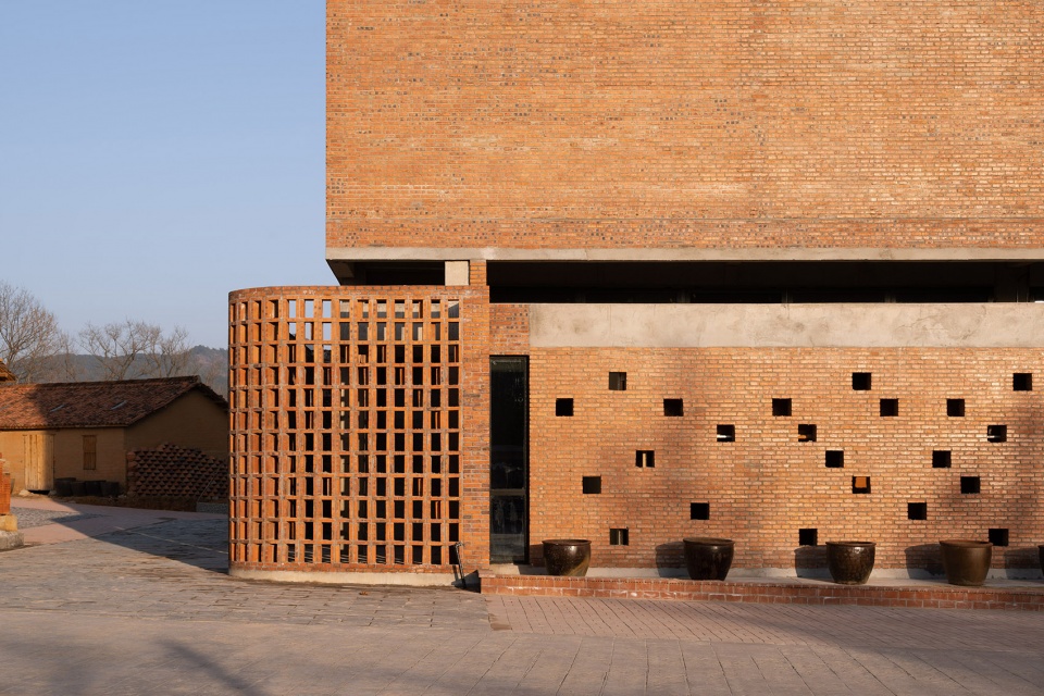 doumu dragon kiln and ich lounge in qianshan anhui by greyspace architects