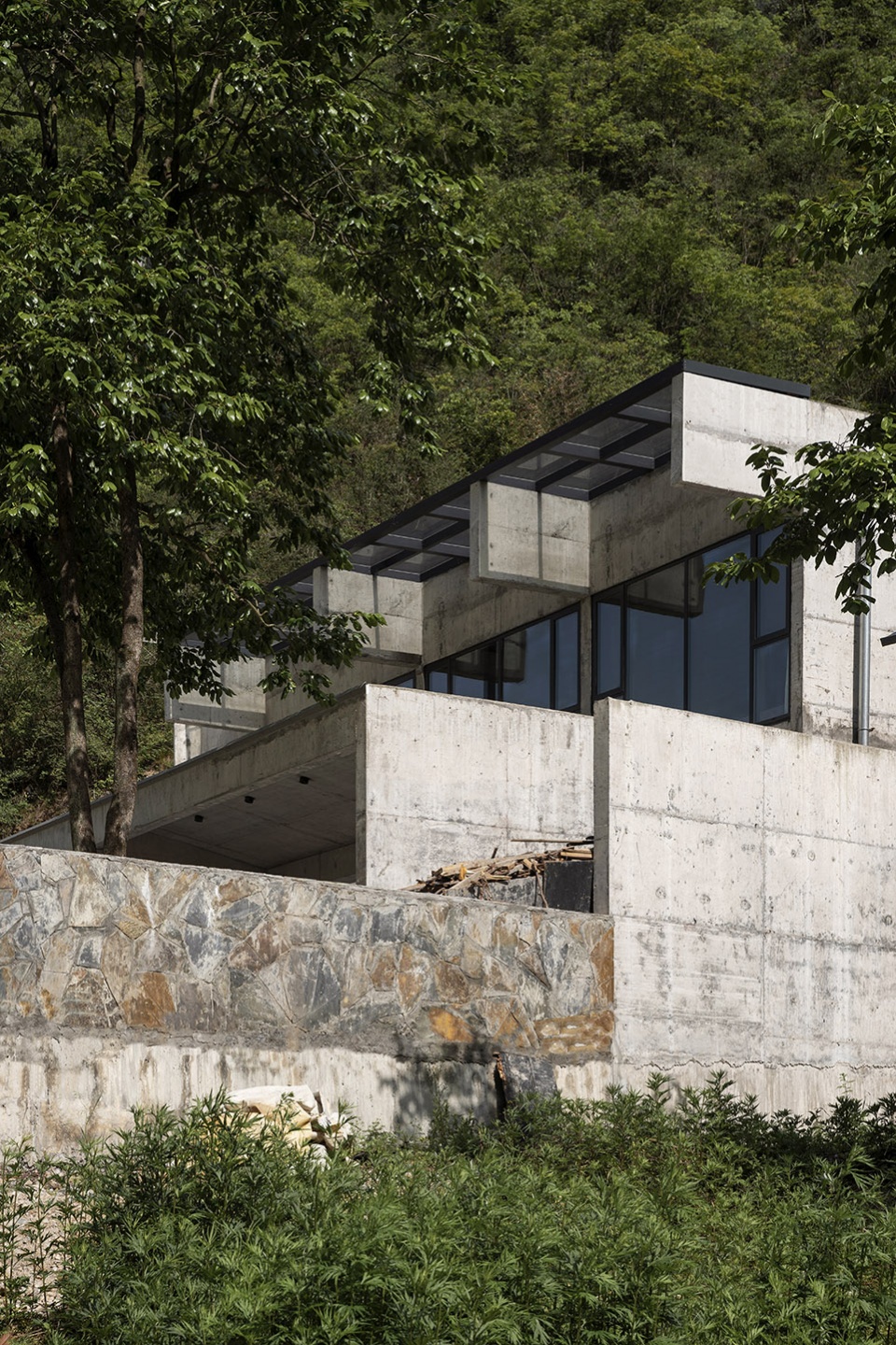 cliff house by li wenxi architects