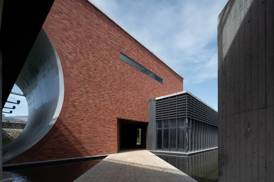 Expansion of Haikou Yanchunling Waste Leachate Treatment Station Phase II by Hangzhou Dakai Architectural Design Co