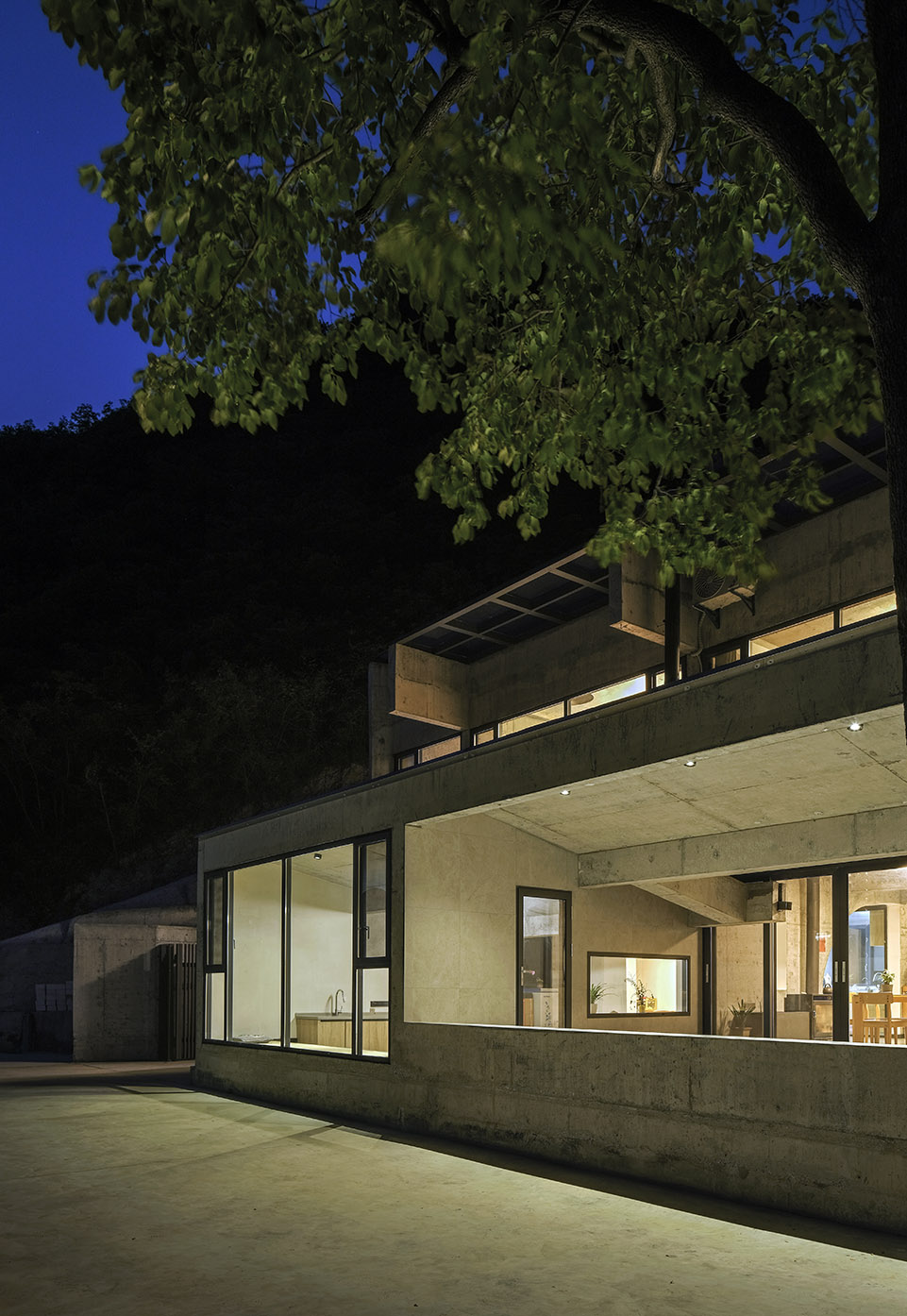 Cliff House by LI WENXI Architects 谷德设计网