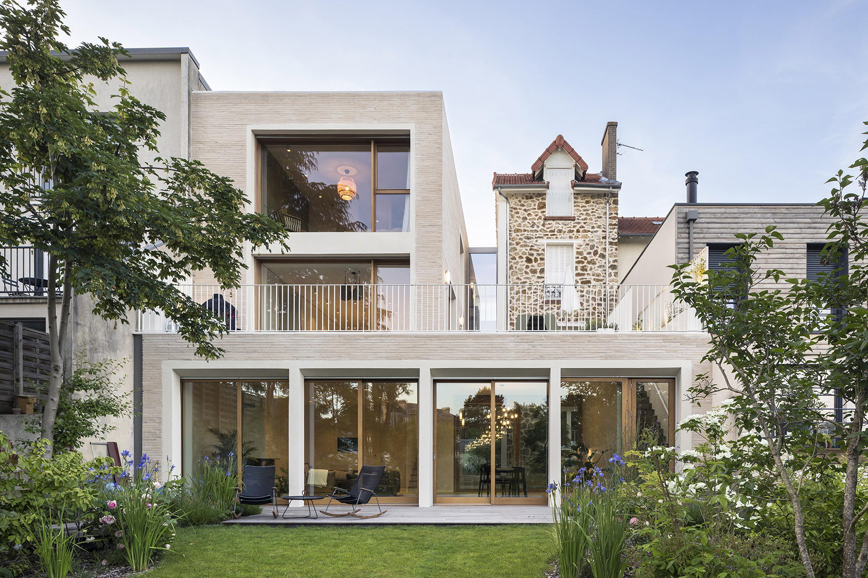 Francilian House In Hauts De Seine by Hemaa Architectes - 谷德设计网