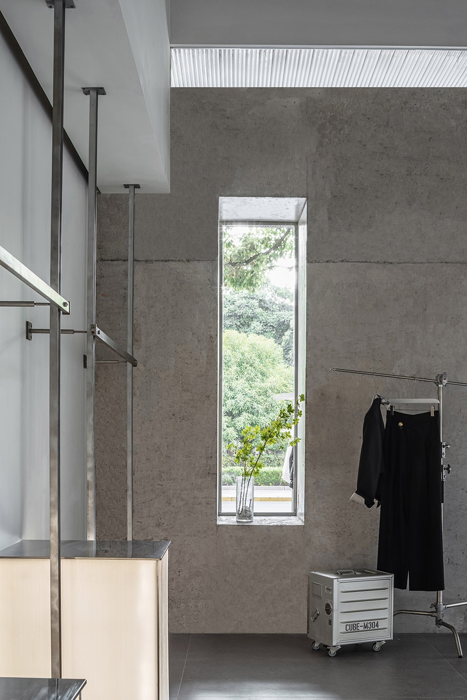 HUIZI Women s Wear buyer s store China by YOUNG DESIGN