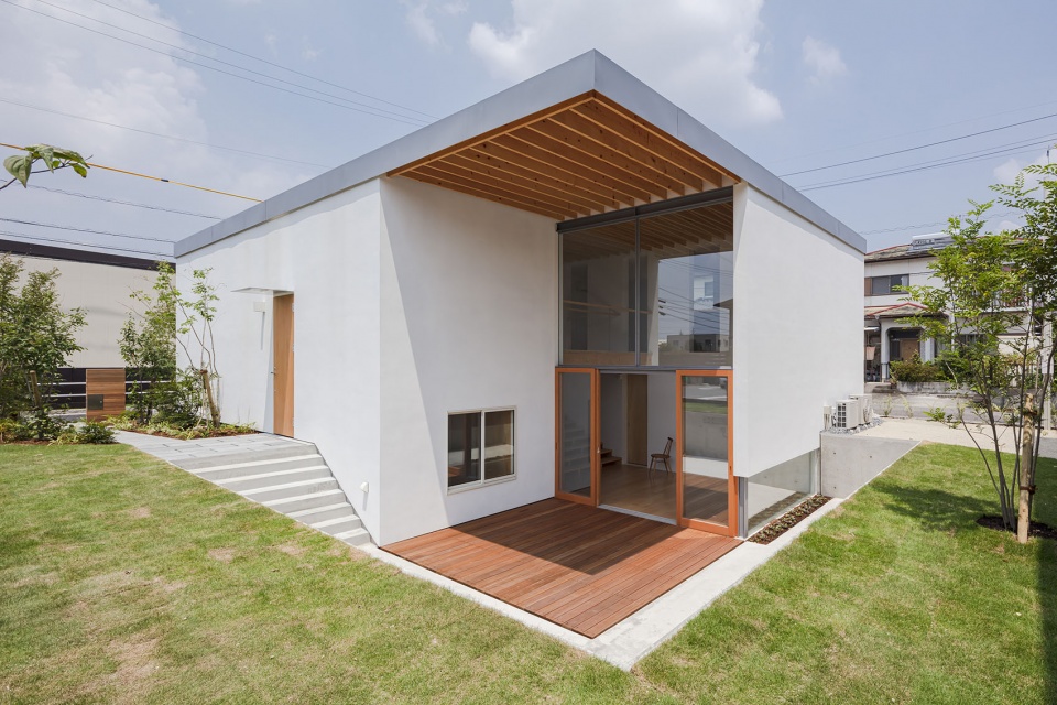 House with Hooked Multi ihrmk
