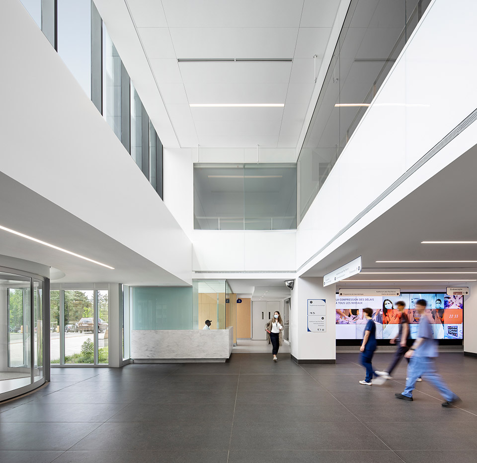 luminous-expansion-for-h-pital-du-sacr-c-ur-de-montr-al-by-provencher