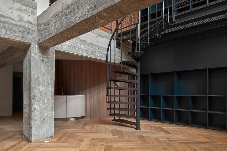 Garage Loft Delfshaven KUMIKI