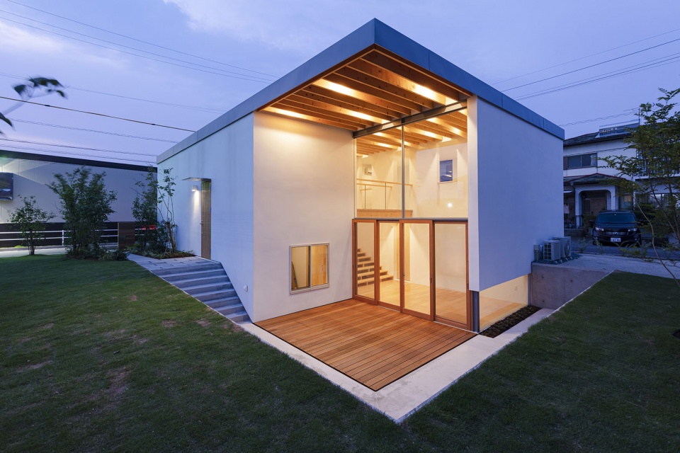 House with Hooked Multi ihrmk