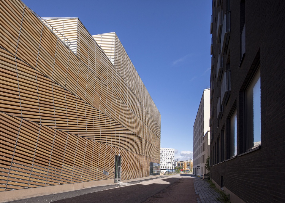 Saukonlaituri Parking Facility by ALA Architects