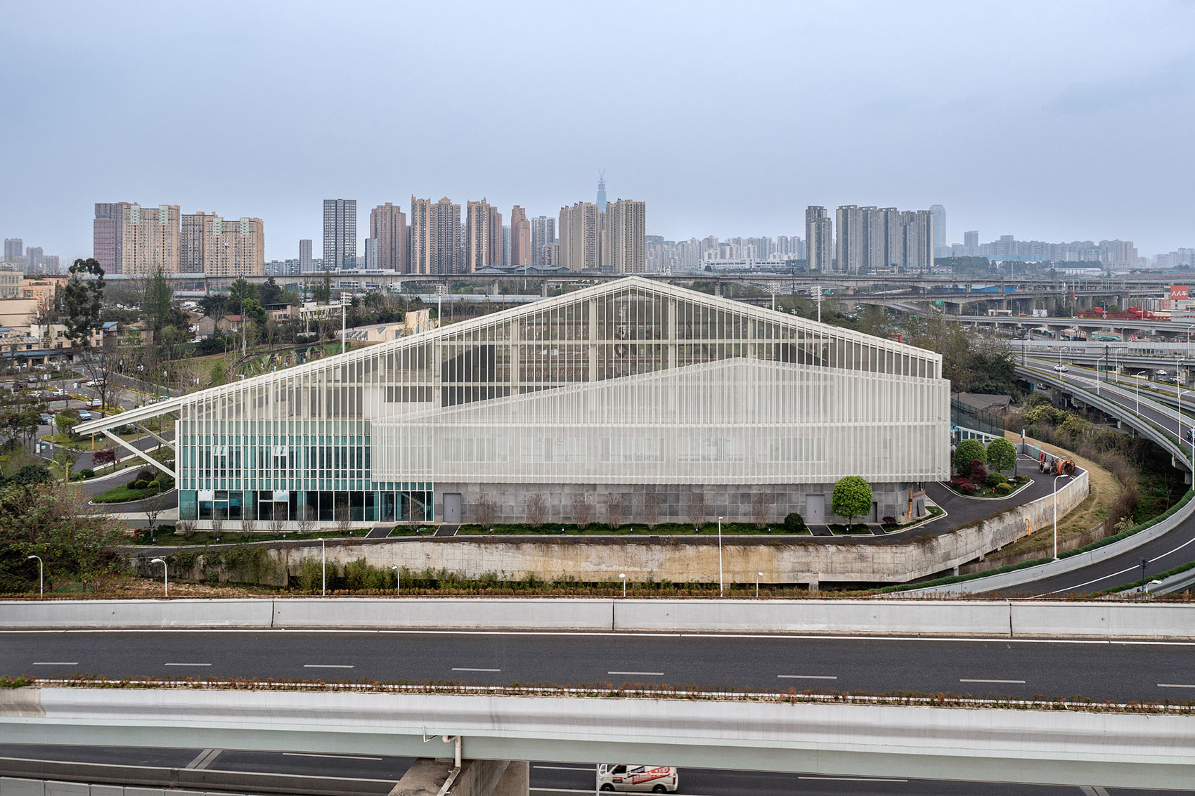 Jinjiang urban sports park by cendes design 