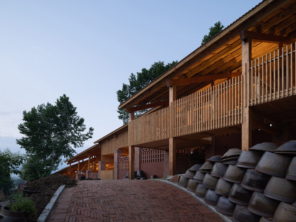 doumu dragon kiln and ich lounge in qianshan anhui by greyspace architects