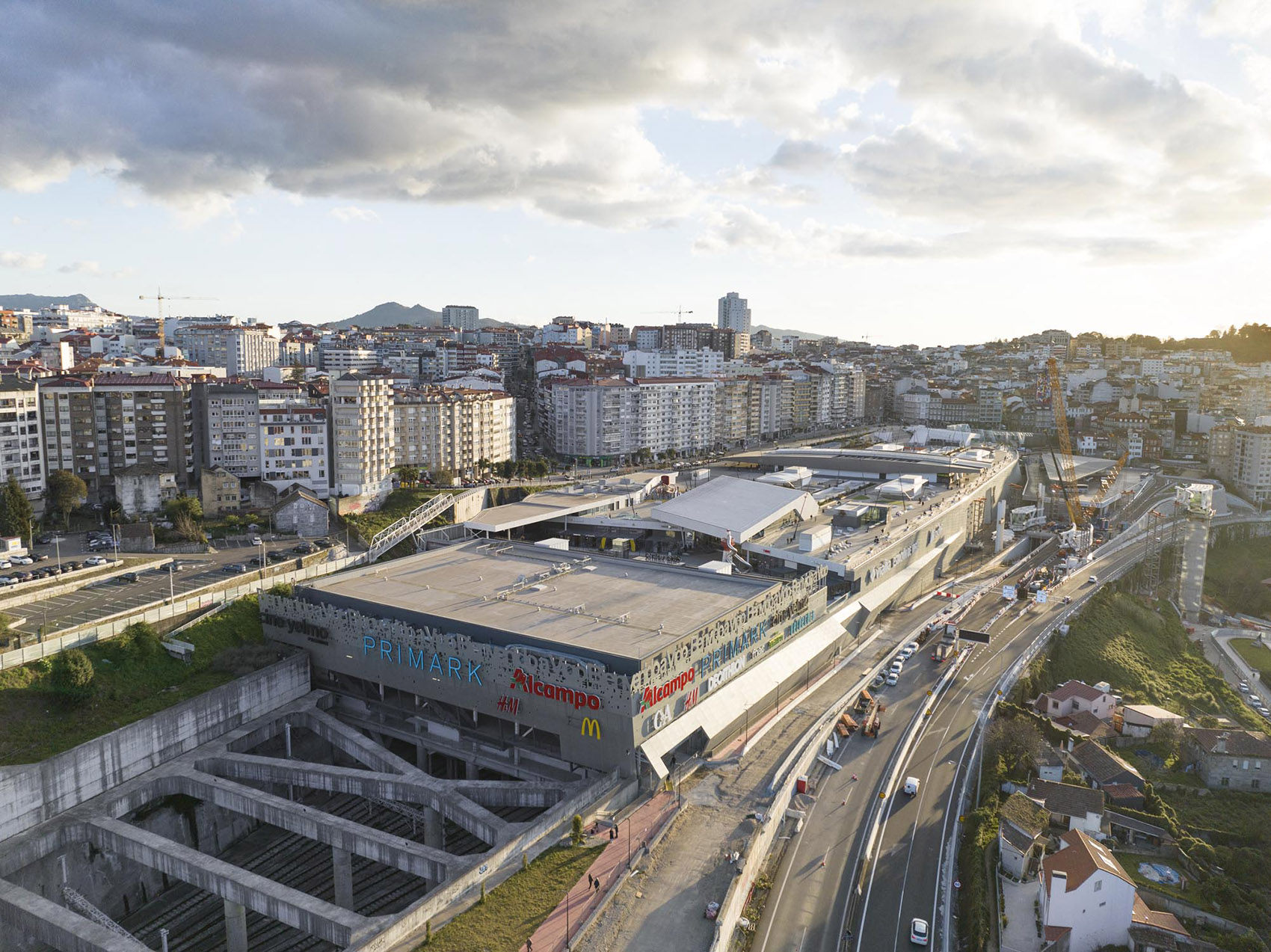 Vialia Vigo Intermodal Station by Morphosis Architects - 谷德设计网