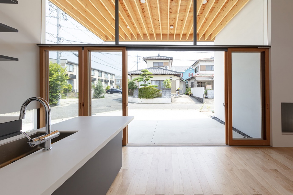House with Hooked Multi ihrmk