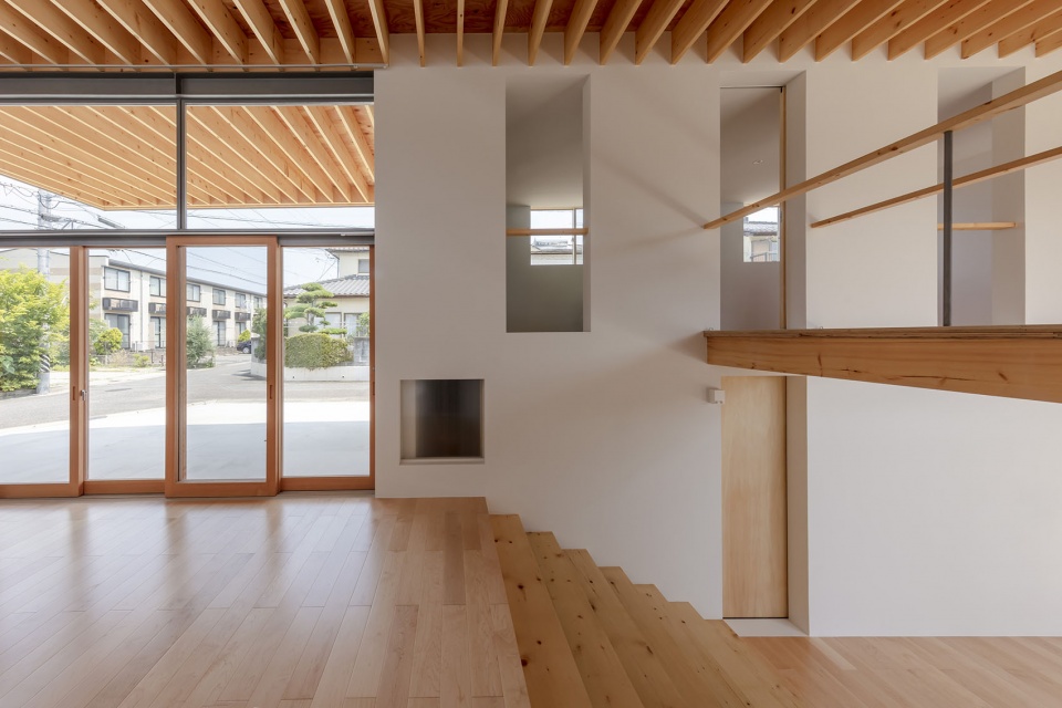 House with Hooked Multi ihrmk