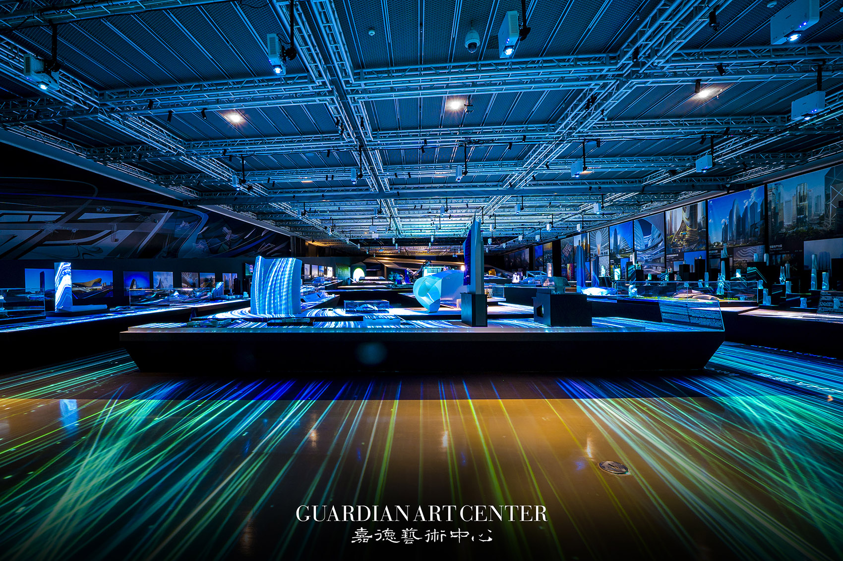 « Yves Klein Painter of Space » & 《THE NEW WORLD Zaha Hadid