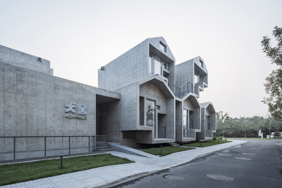 the kennels by atelier gom