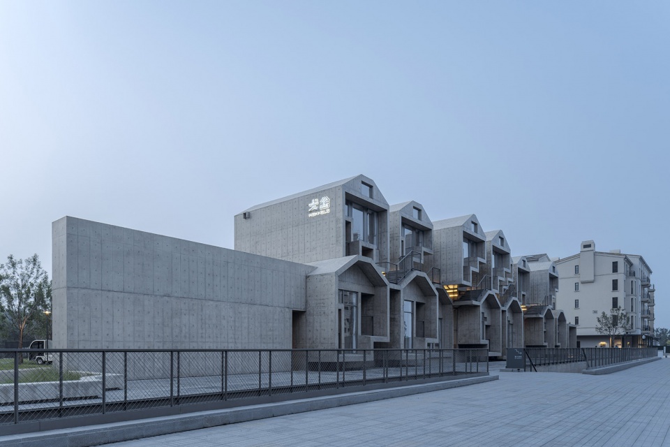 the kennels by atelier gom