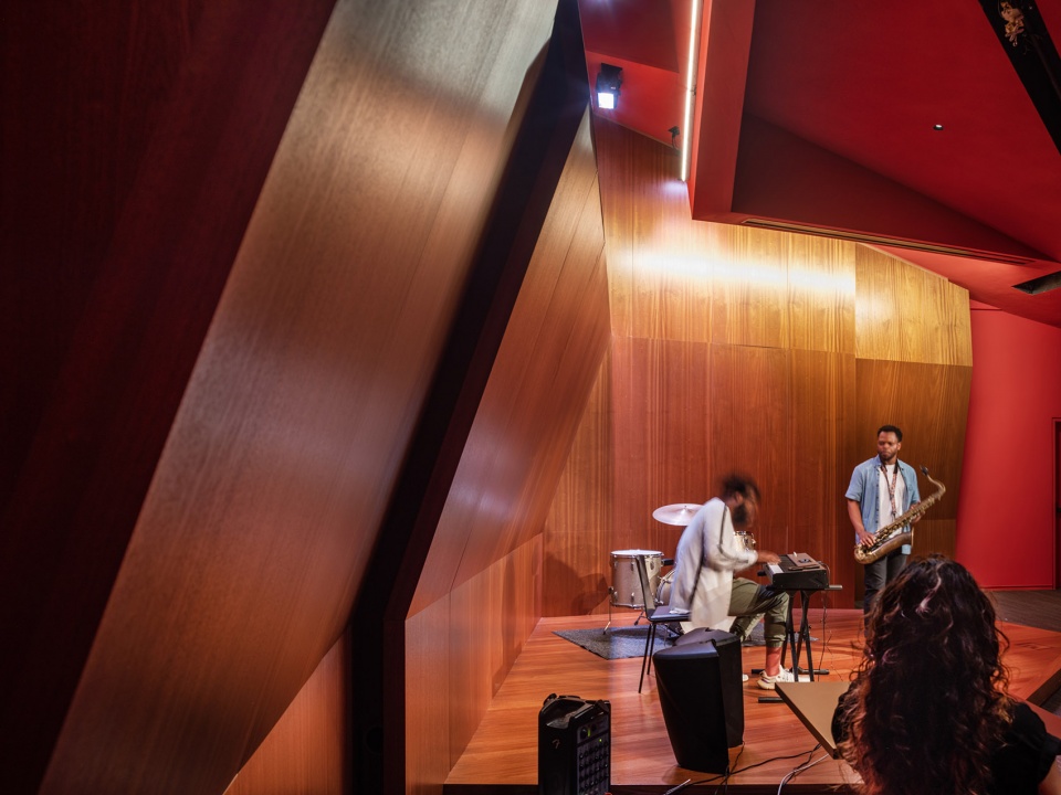 louis armstrong center by caples jefferson architects