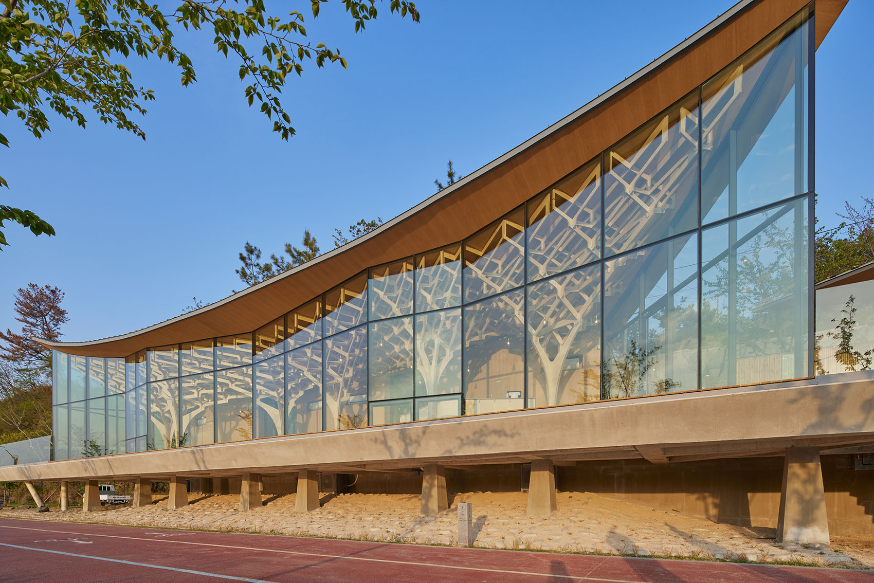 Pavilion of Floating Lights by JKAR 谷德设计网