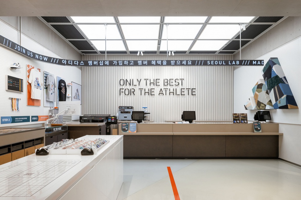 首尔adidas旗舰店 万社设计