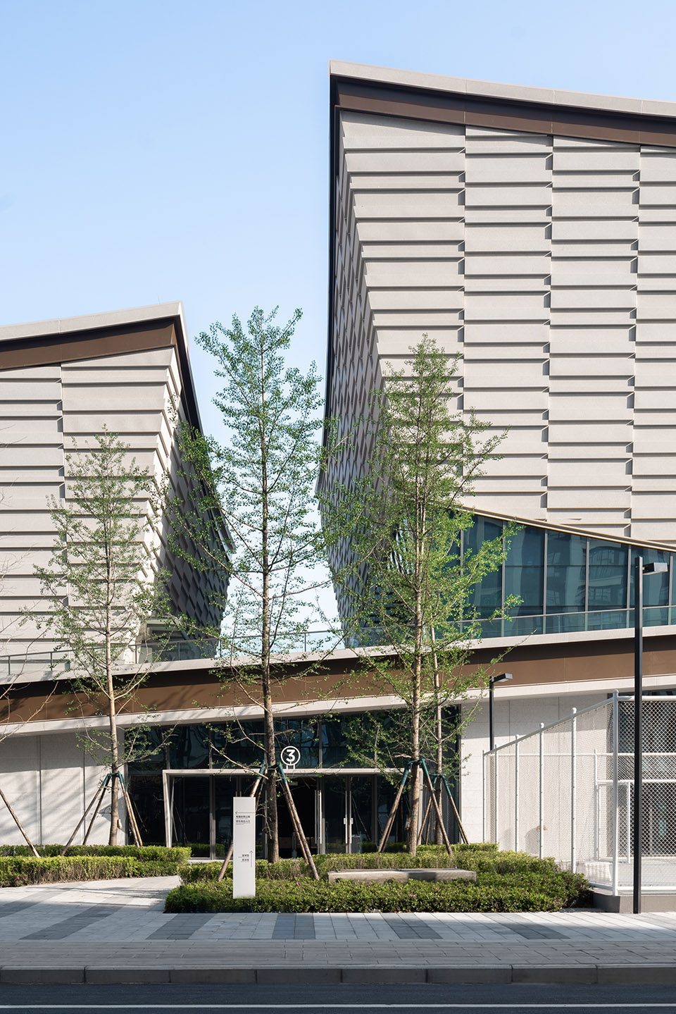 Chengdu Xinjin Sports Center, China by Zhoyu Design Group Co.,Ltd. 谷德设计网