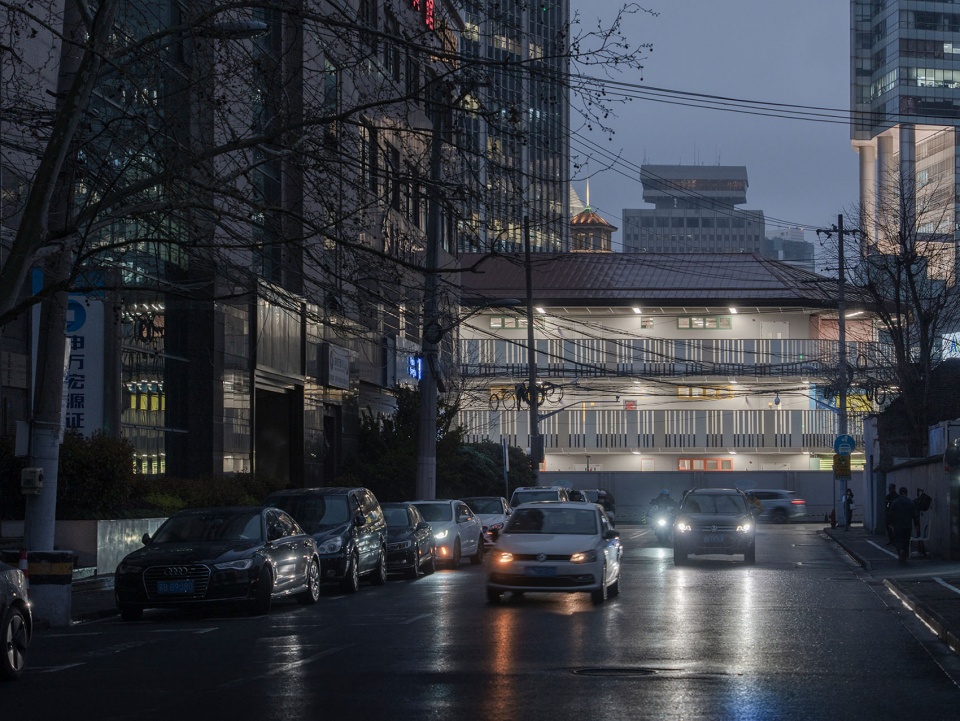 由北侧新昌路望向校园View point from Xinchang Road to school compound ©繁玺视觉