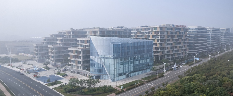 omc fashion center by atelier alter architects