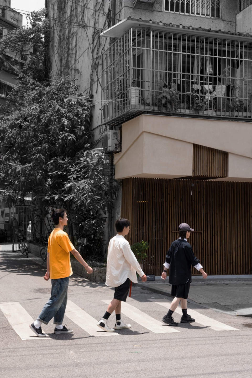 vis a vis by wooom studio